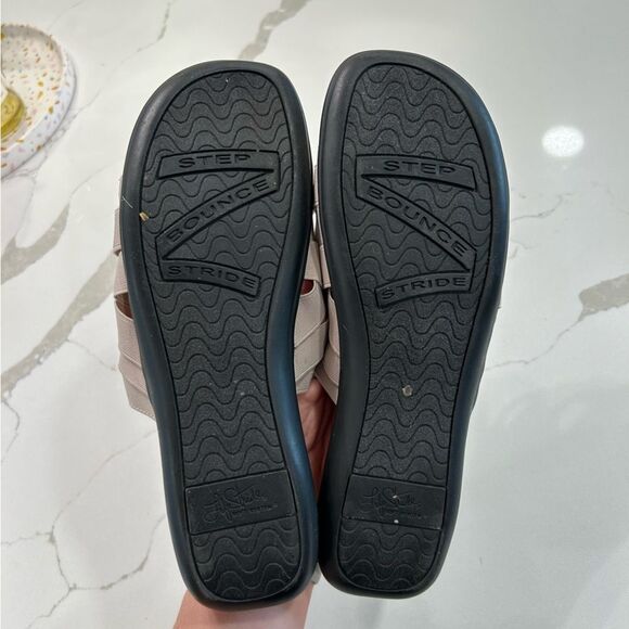Life Stride Women's Sandals in Cream - Picture 4 of 5